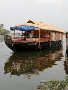 Sreekrishna Houseboat